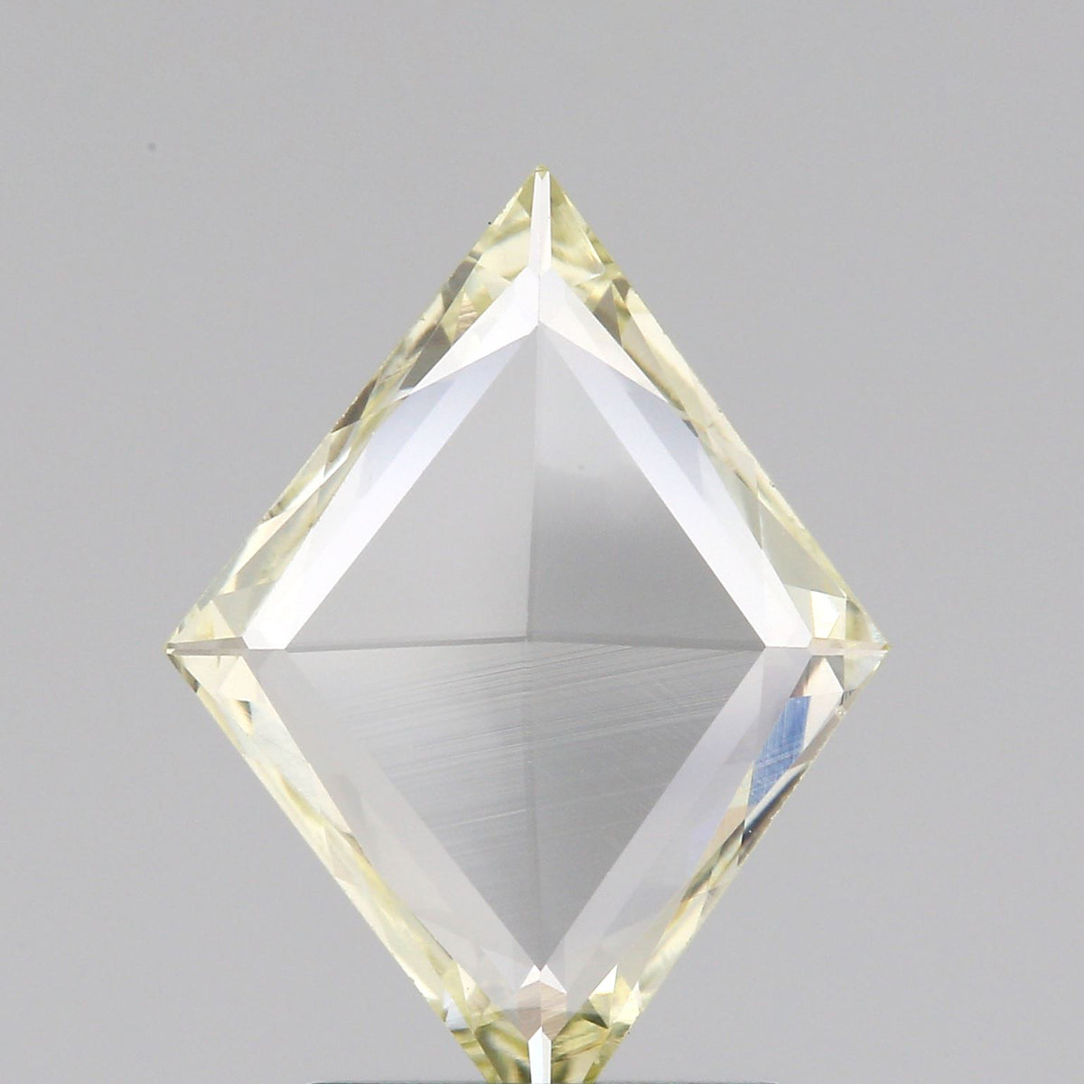 0.88ct | Light Color VVS Kite Shape Rose Cut Diamond - Modern Rustic Diamond