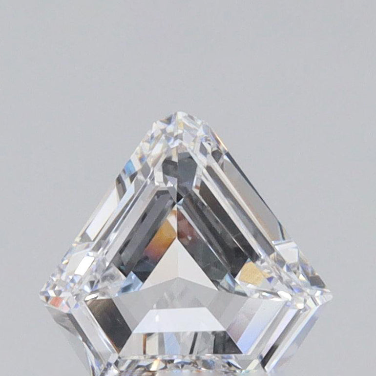 0.67ct | D/VVS2 Shield Shape Step Cut Diamond