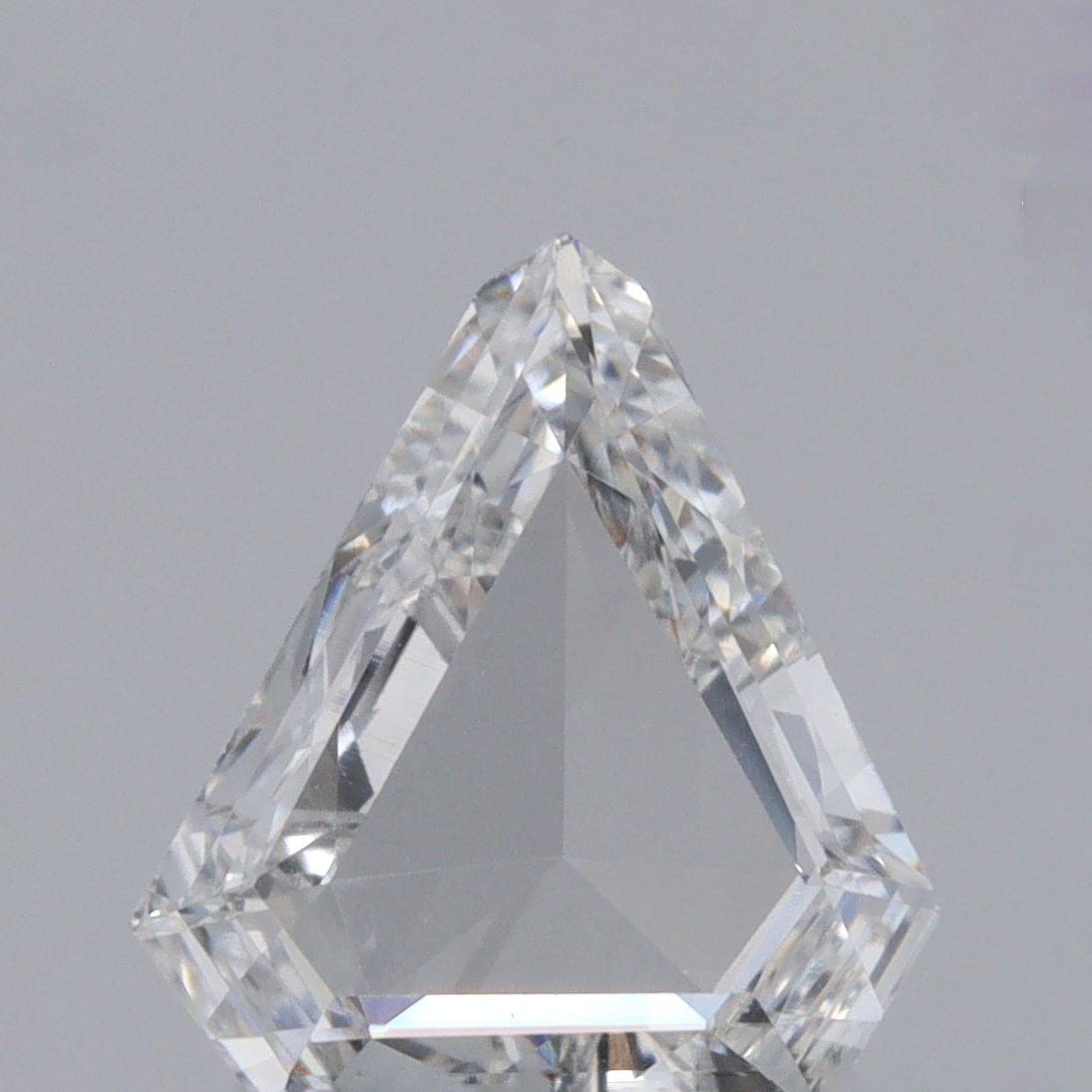0.49ct | D/VVS2 Shield Shape Step Cut Diamond