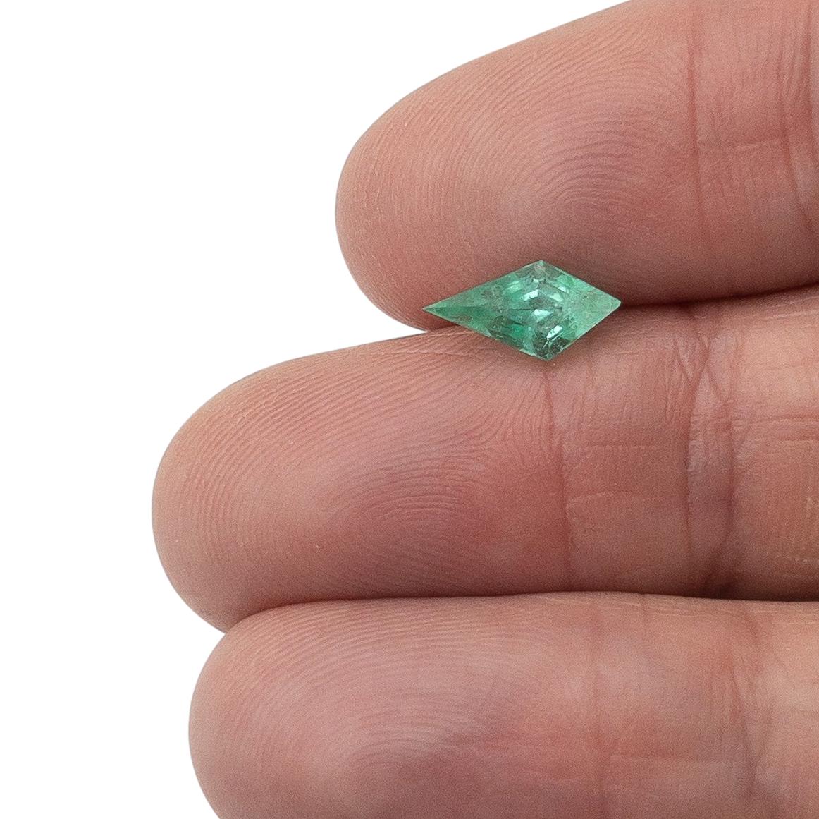 1.13ct | Step Cut Kite Shape Muzo Origin Emerald