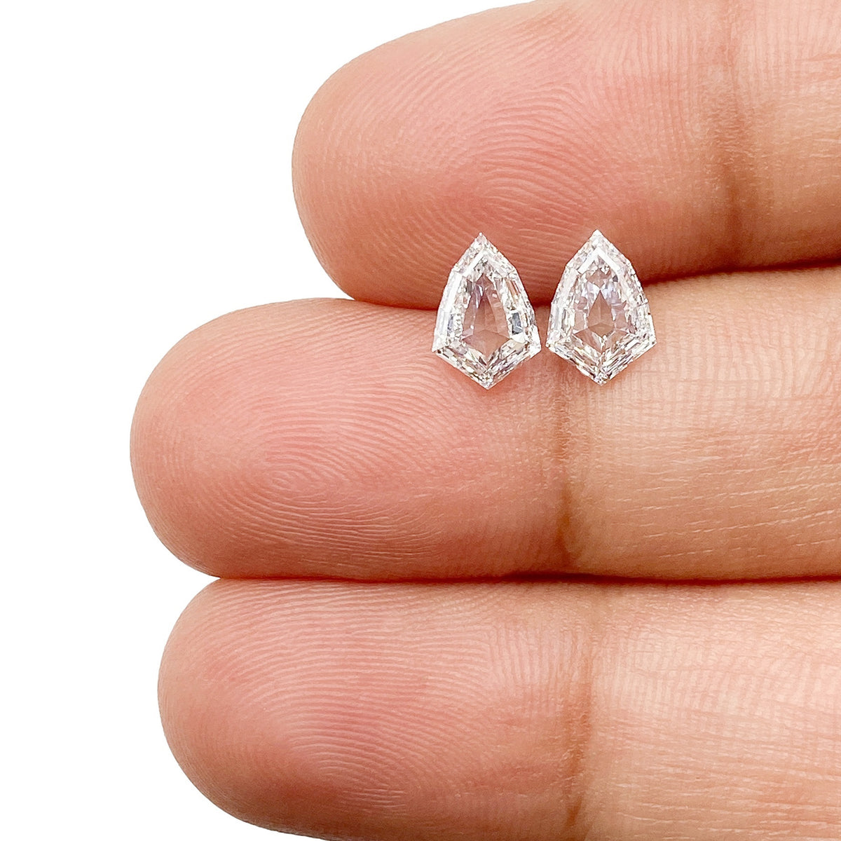 1.05cttw | D VVS Kite Shape Step Cut Diamond Matched Pair - Modern Rustic Diamond