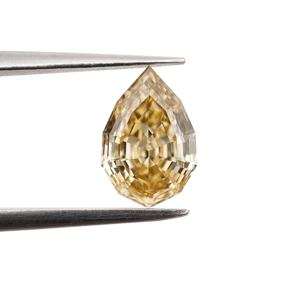 1.63ct | Champagne VVS2 Pear Shape Lattice Cut Diamond (GIA) - Modern Rustic Diamond