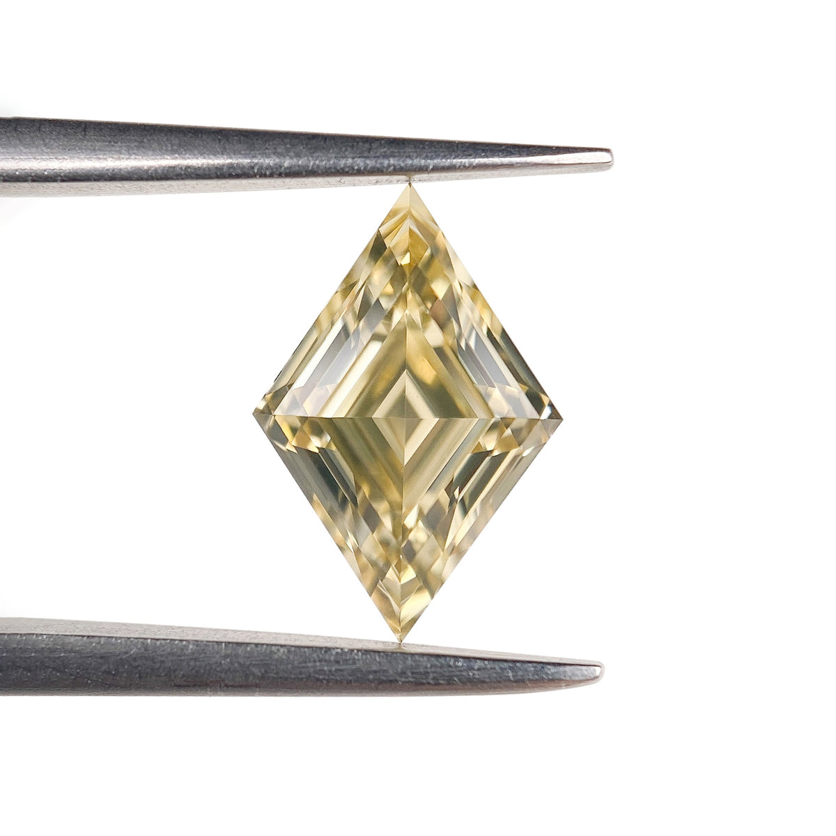 1.21ct | Champagne VS1 Lozenge Shape Step Cut Diamond (GIA) - Modern Rustic Diamond