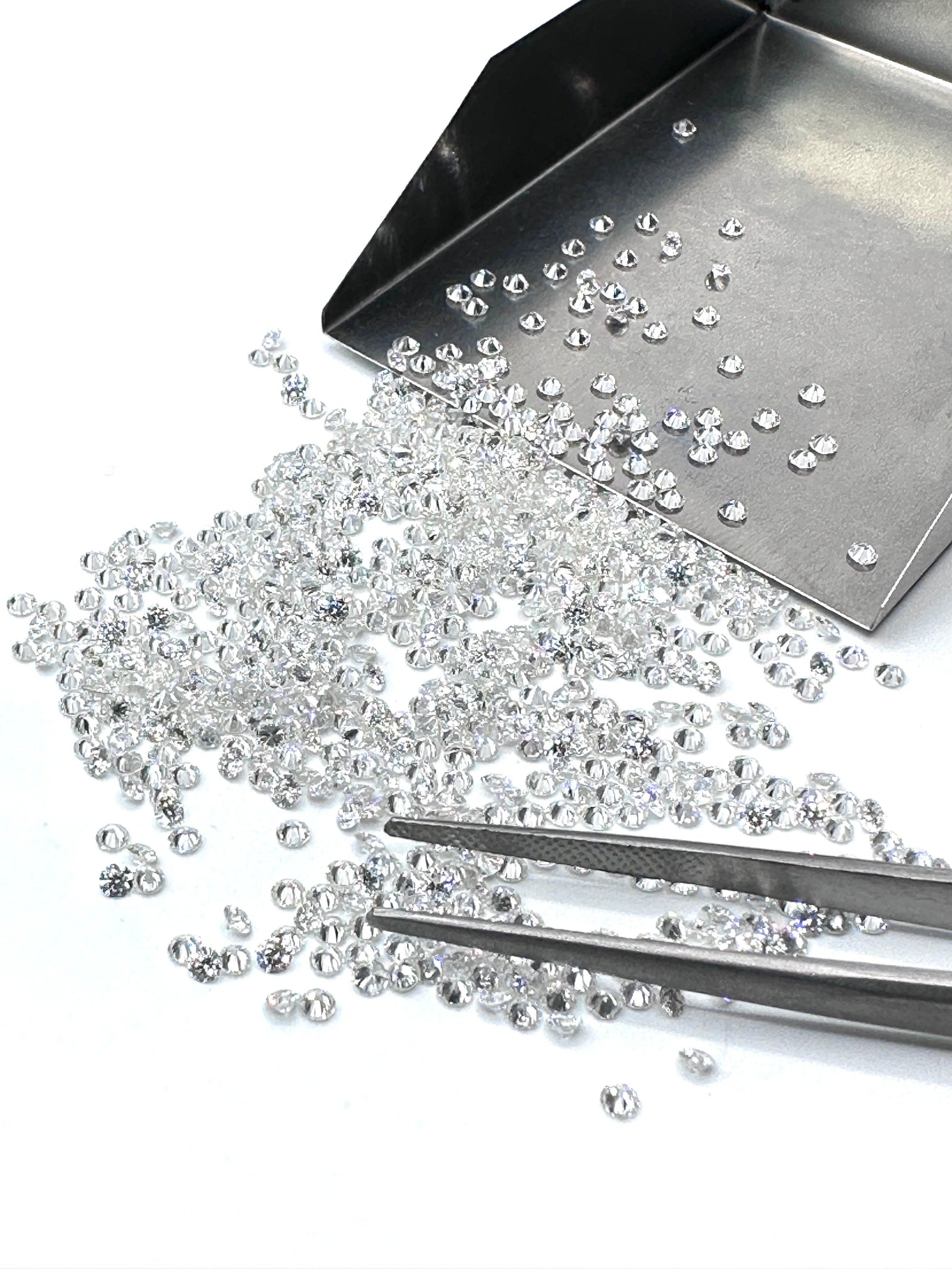 Recycled White Diamond Round Brilliant Melee F-G/VS-Modern Rustic Diamond